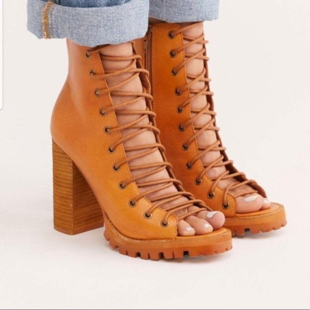 Free People X Jeffrey Campbell Palermo Lace Up Leather Booties ( 7.5 )